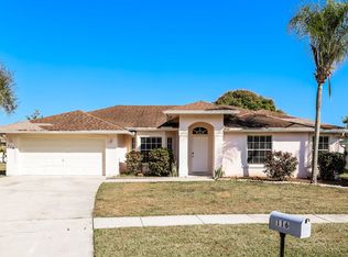 116 Brook Woode Ave, Royal Palm Beach, FL 33411