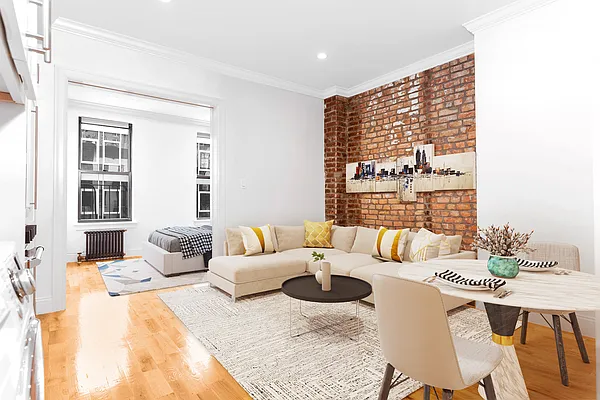 Rented by Compass | media 7