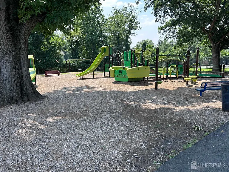 735 Station Rd — Photo 22