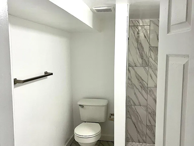 3022 Warder St NW #B — Photo 9