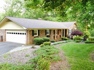 143 Ellis Acres Ln, Mount Airy, NC 27030