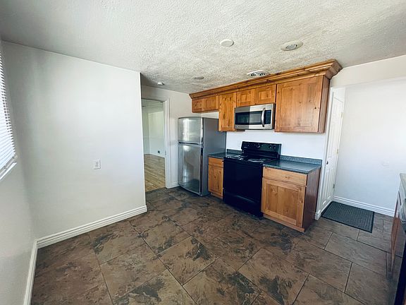 3rd image of 939 W California Ave APT B