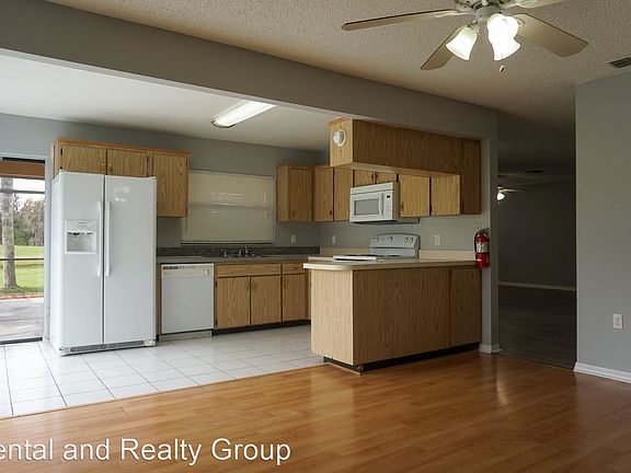 2nd image of 619 E Caddy Dr