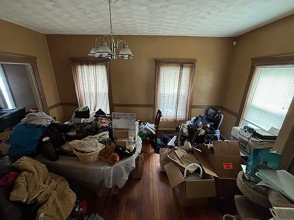 4th image of 215 Springvale Ave