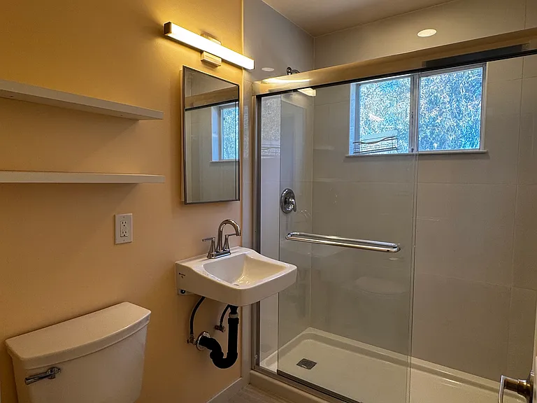 235 Arana Dr #D — Photo 10