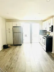 507 Vermont Street, #8