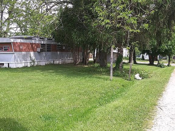 4th image of 225 West Ave