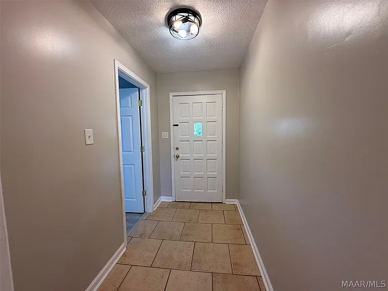 113 Lori St — Photo 2