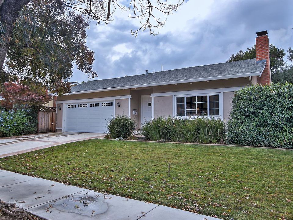 1st image of 207 Del Prado Dr