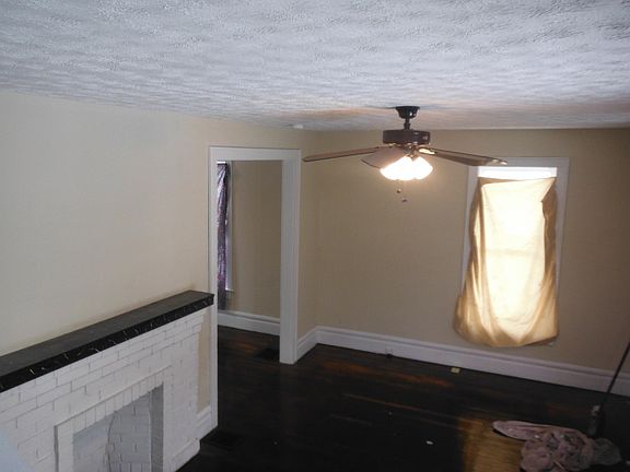 3rd image of 1662 Arlington Ave