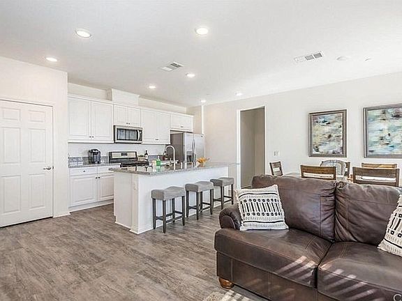 5th image of 3056 E Arbor Ln