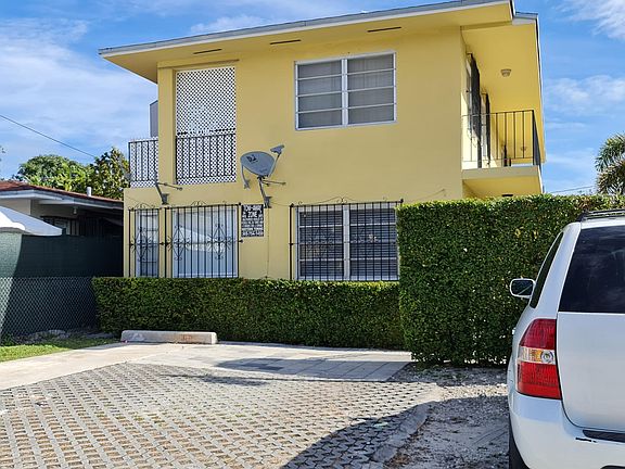 2445 NW 9 St parking for lower unit