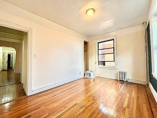 2nd image of 11 Midwood St APT E4