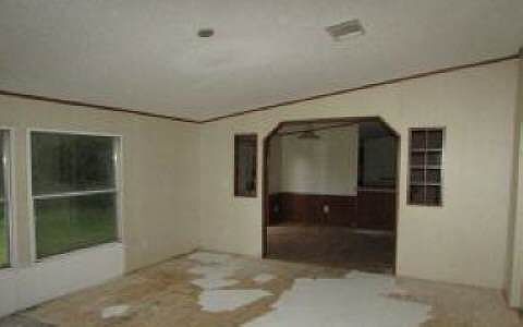 4th image of 19462 NW 137th Ln