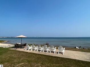 20603 Northern Lights Ln, Mackinaw City, MI 49701