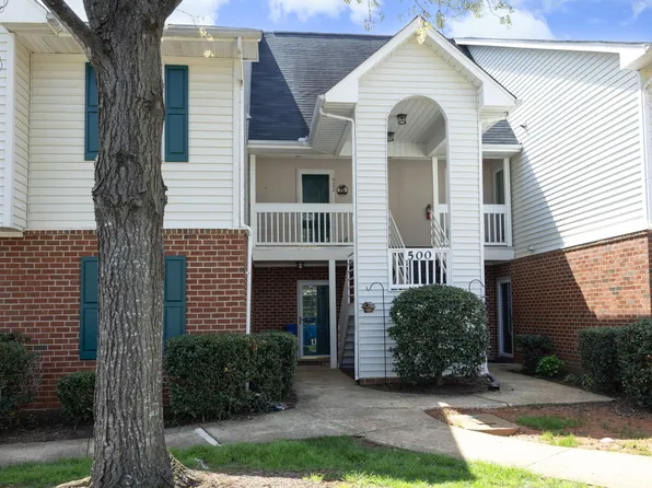 521 Renshaw Ct, Cary, NC 27518