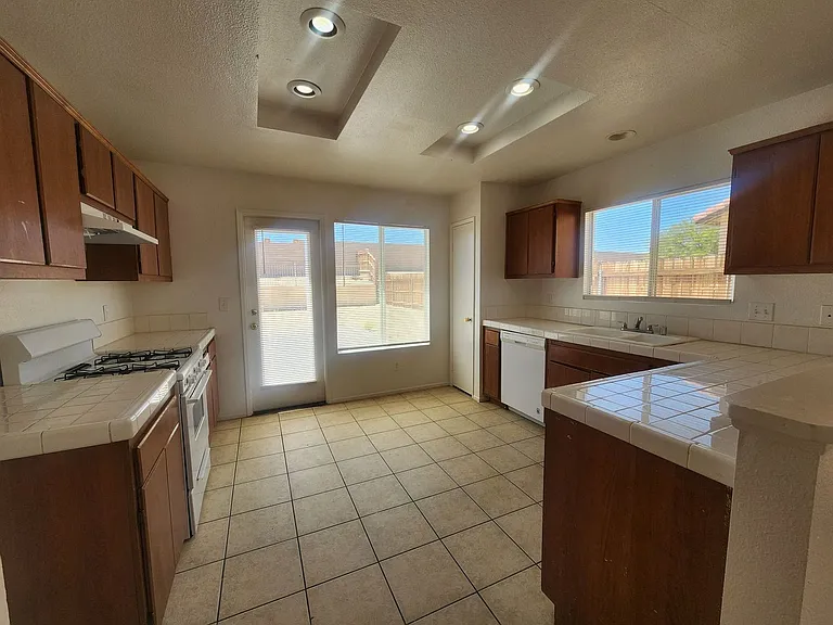 5930 Regino Ave — Photo 3