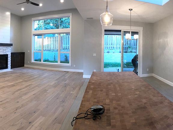 Great room and kitchen with breakfast nook