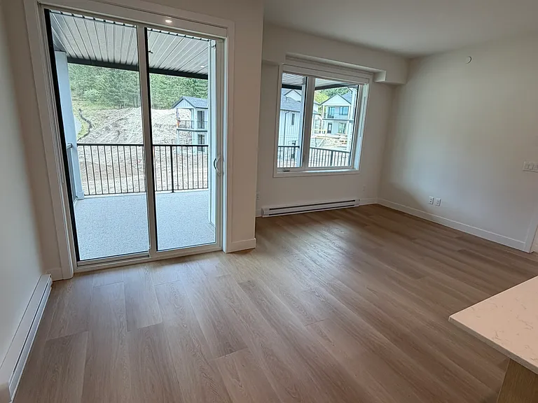 100 Grange Dr — Photo 7