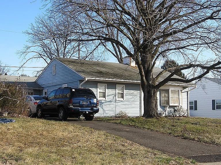 1st image of 317 Andover Rd