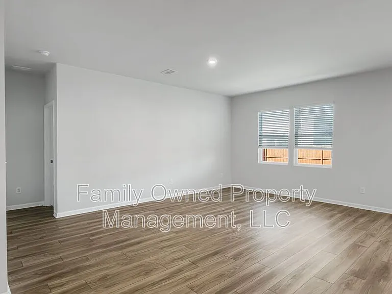519 Donnas View Way — Photo 16
