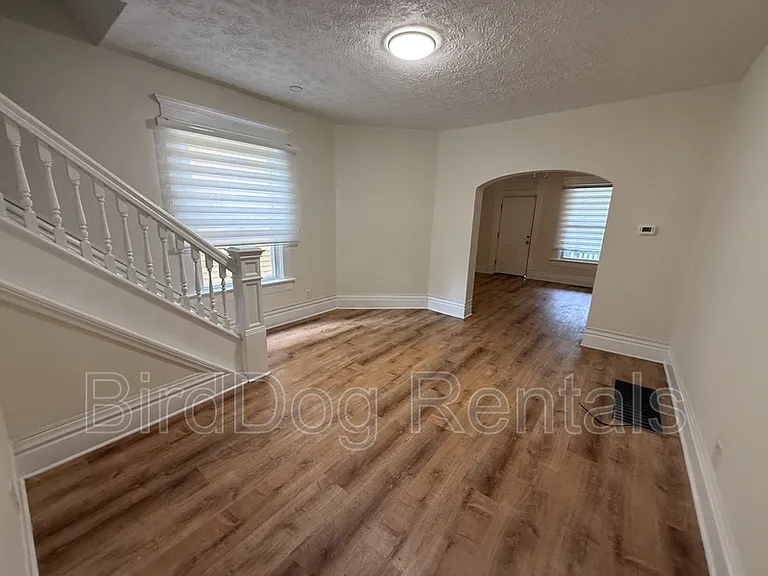 1524 Franklin Ave — Photo 5