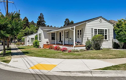 535 Bertola St Photo 1