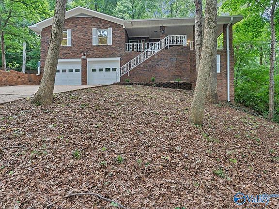 4th image of 2402 Polk Dr NE