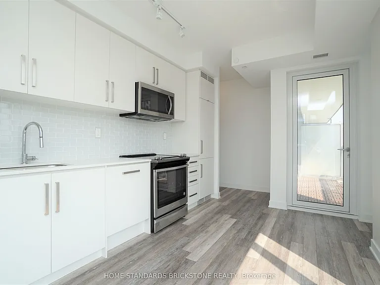5180 Yonge St #607 — Photo 6