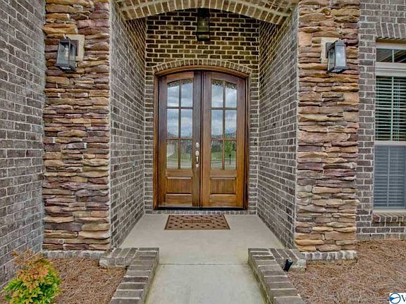 3rd image of 4606 Pheasant Cove Dr SE