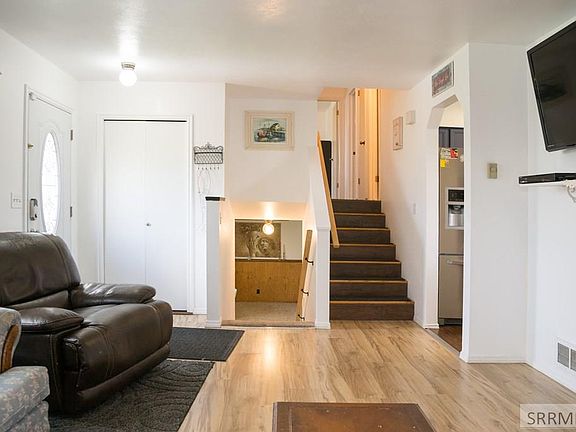 4th image of 660 Laurelwood Ave