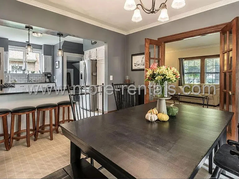 2481 Powell Ave — Photo 8