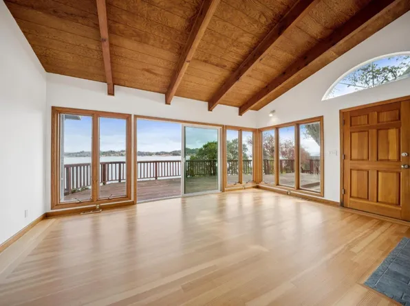 177 Oak Dr, San Rafael, CA 94901