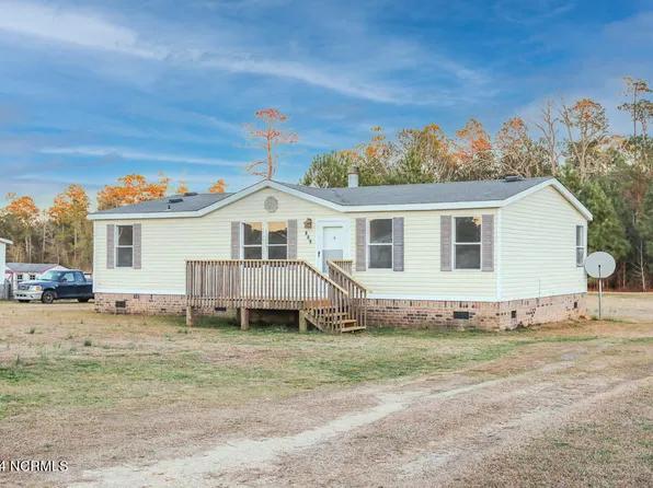 275 Colonial Landing Road SE, Bolivia, NC 28422