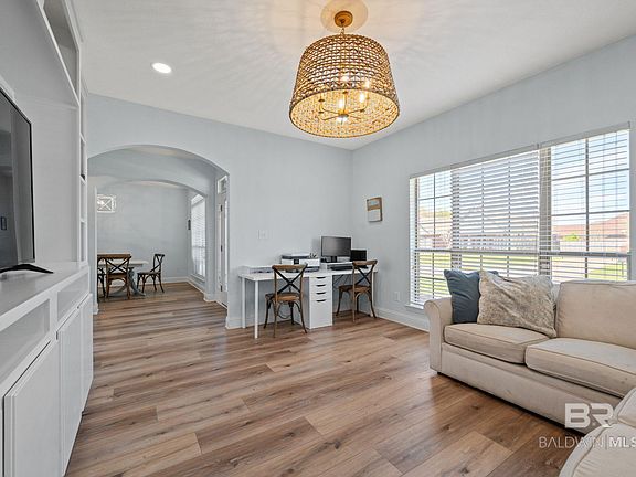 5th image of 416 Swaying Willow Ave