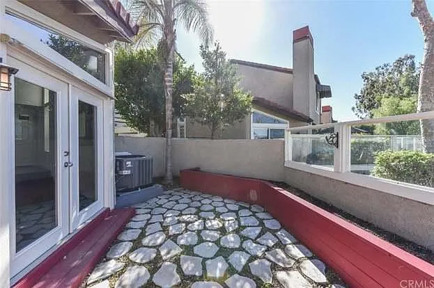 309 Stanford Ct #42 — Photo 3