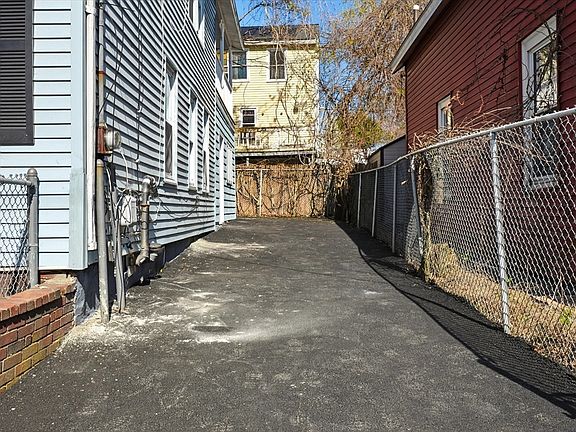 2nd image of 69 Harrison St