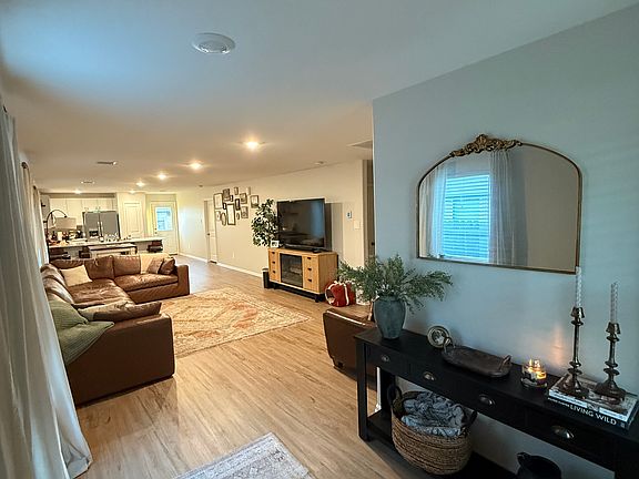 5th image of 948 Oak Mist Ln