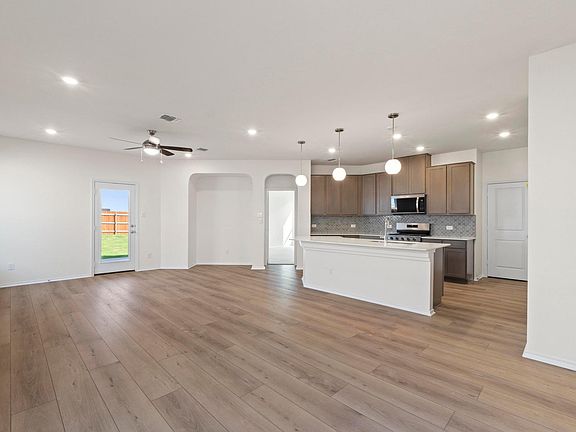 5th image of 4904 Gragnano Dr