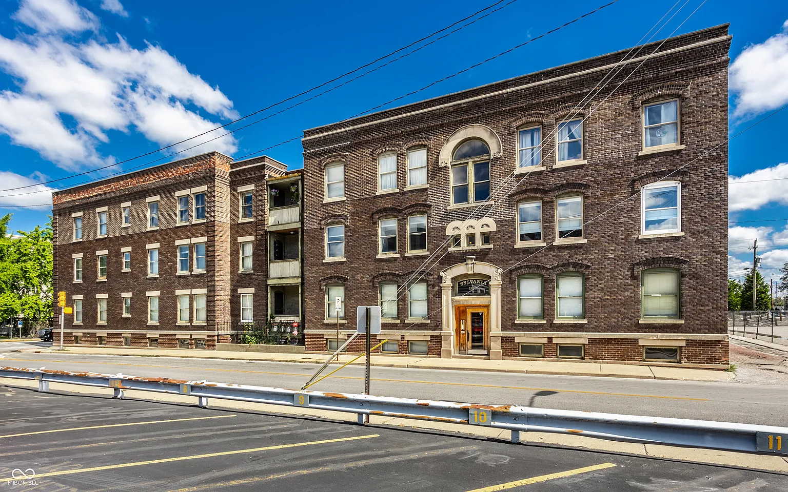 108 E Saint Clair St APT G photo 1