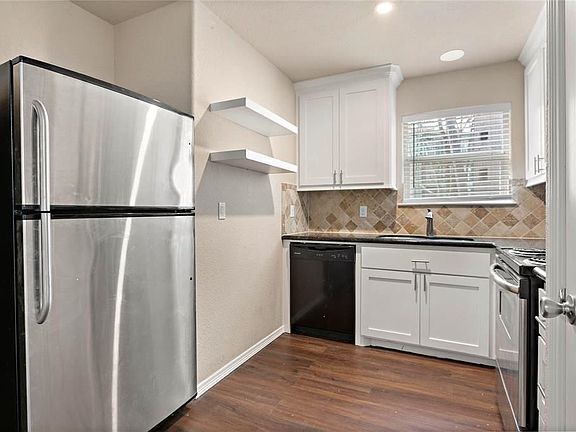4th image of 1417 April Villas