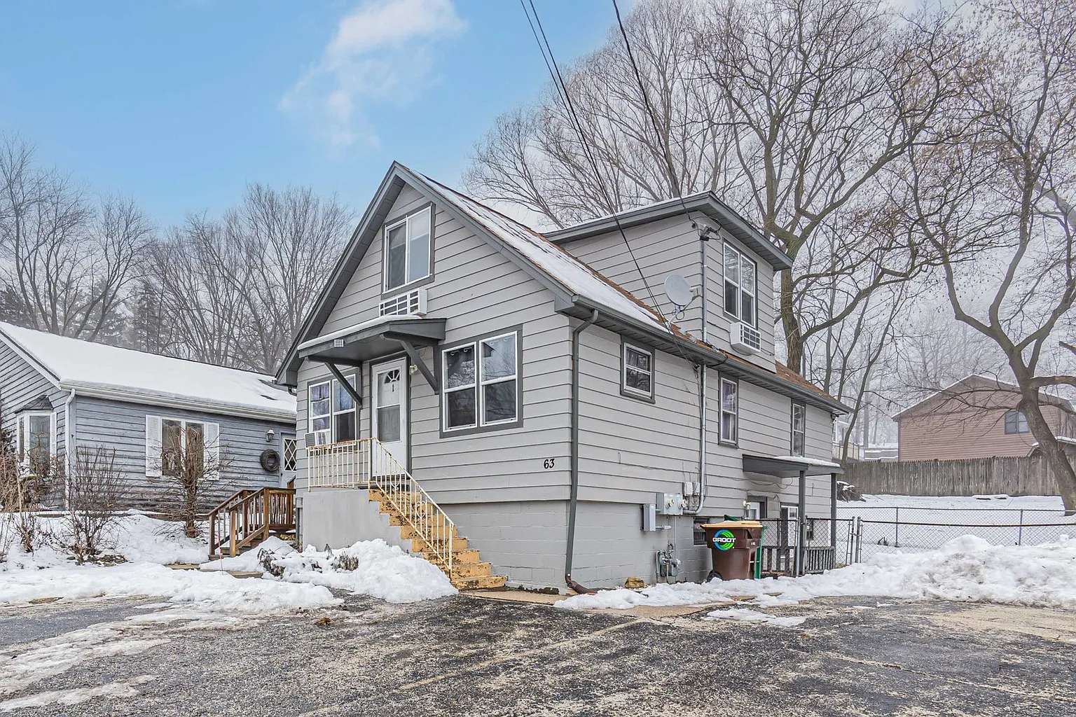 63 Highview Ave photo 1