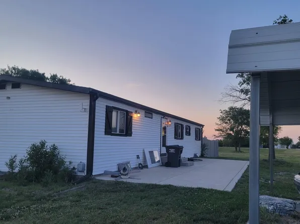141 N Young St, Greenwich, KS 67055
