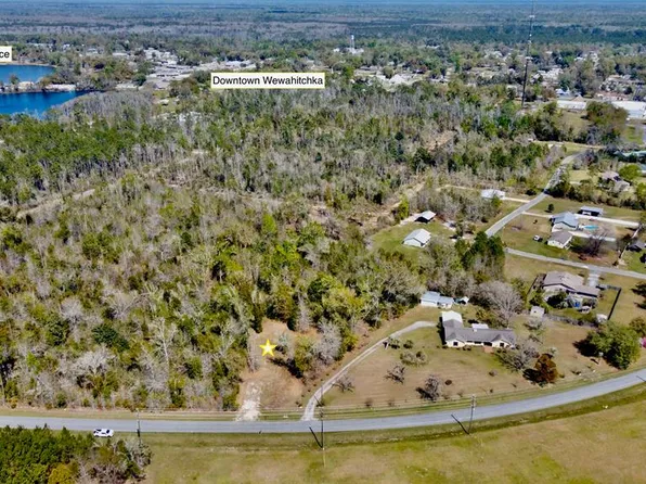 703 W River Rd, Wewahitchka, FL 32465