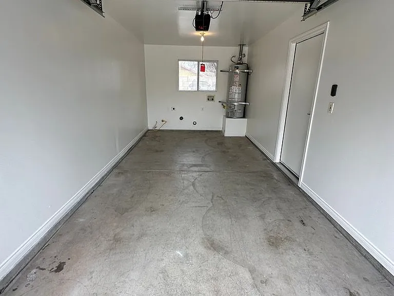 758 Greenwood Meadow Ln — Photo 5