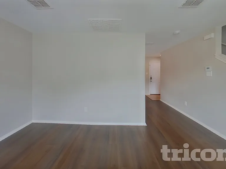 1221 Dianthus Dr — Photo 3