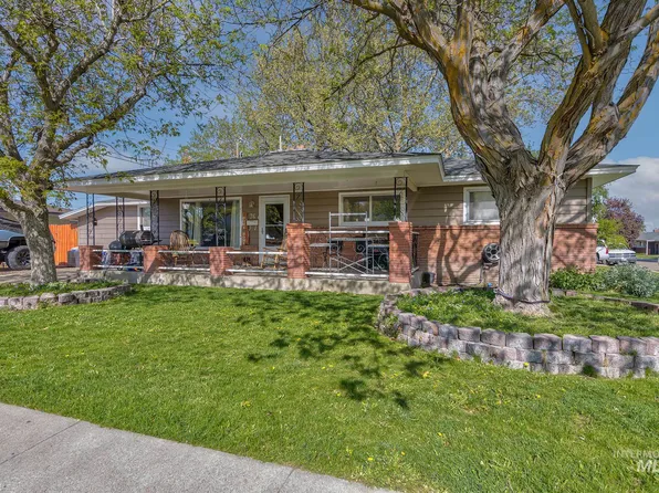 76 SW 11th St, Ontario, OR 97914