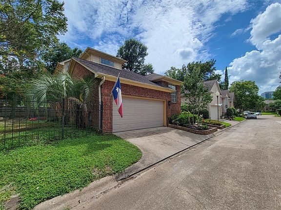 2nd image of 12958 Kingsbridge Ln