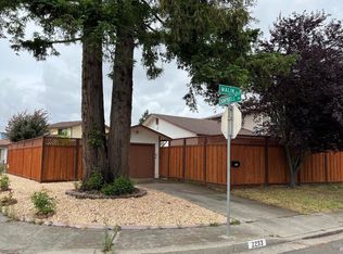 2233 Campbell Dr, Santa Rosa, CA 95407