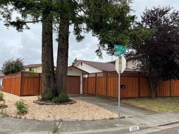2233 Campbell Drive, Santa Rosa, CA 95407